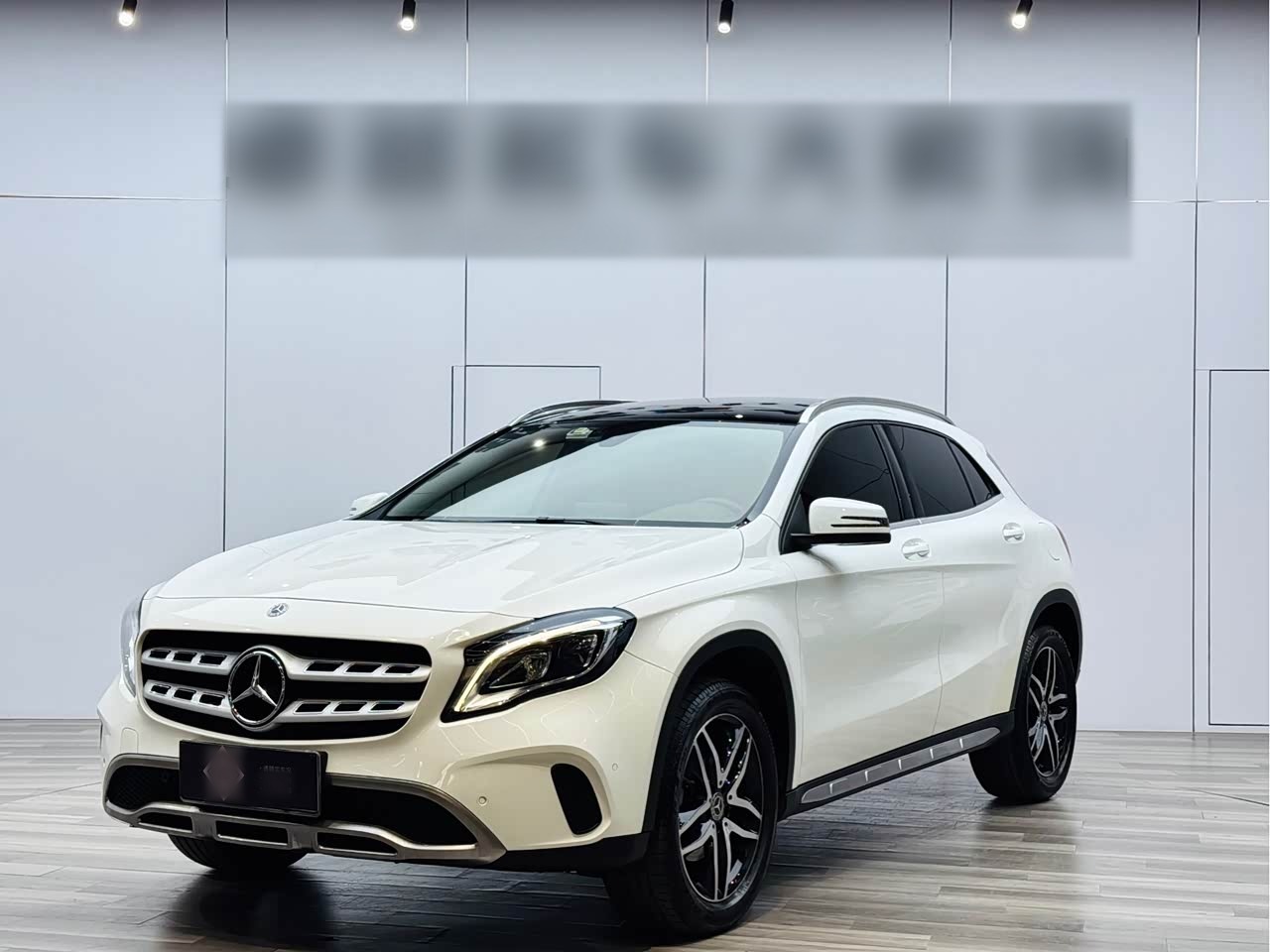 Mercedes-BenzGLA 2017 GLA 200 Fashion