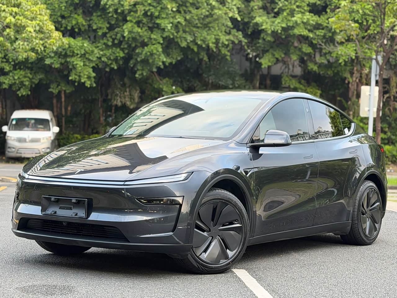 Model Y 2025 RWD