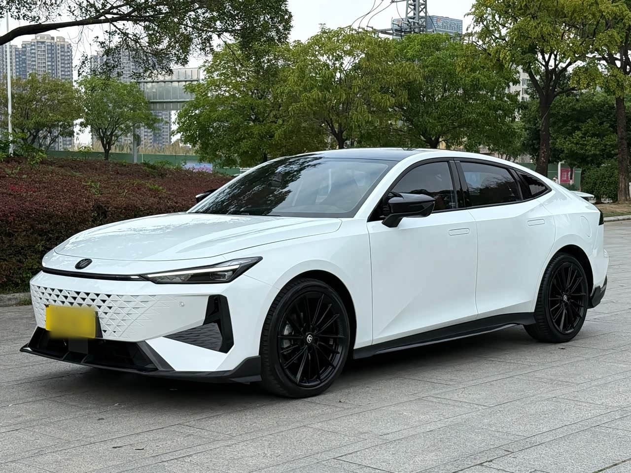 UNI-V 2024 1.5T Premium Sport