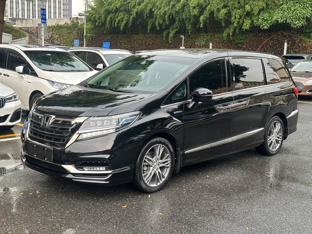 Elysion 2019 2.0L Hybrid Luxury