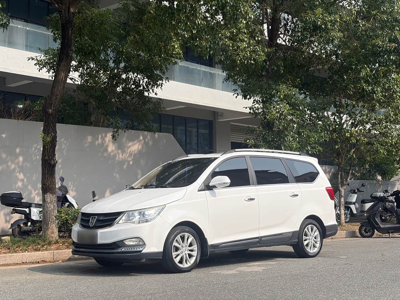 730 2016 1.5L MT Luxury 7-Seater