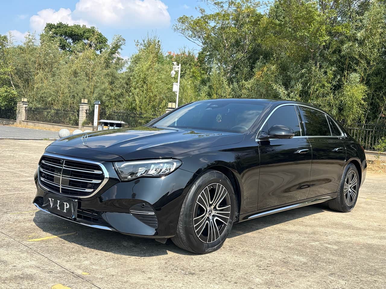Mercedes-BenzE-Class 2025 E 260 L