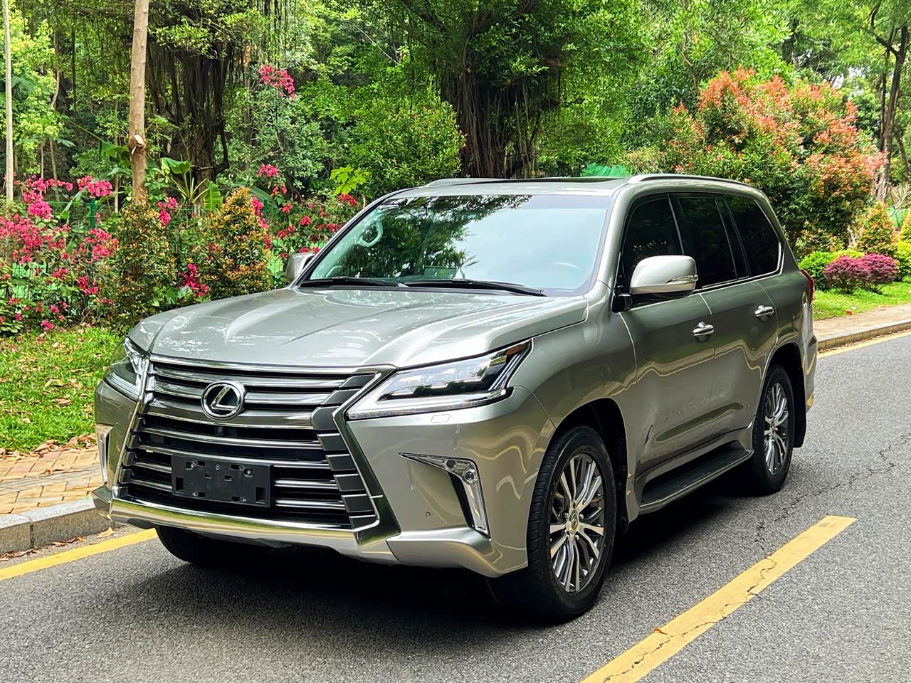 LexusLX 2017 570 Luxury