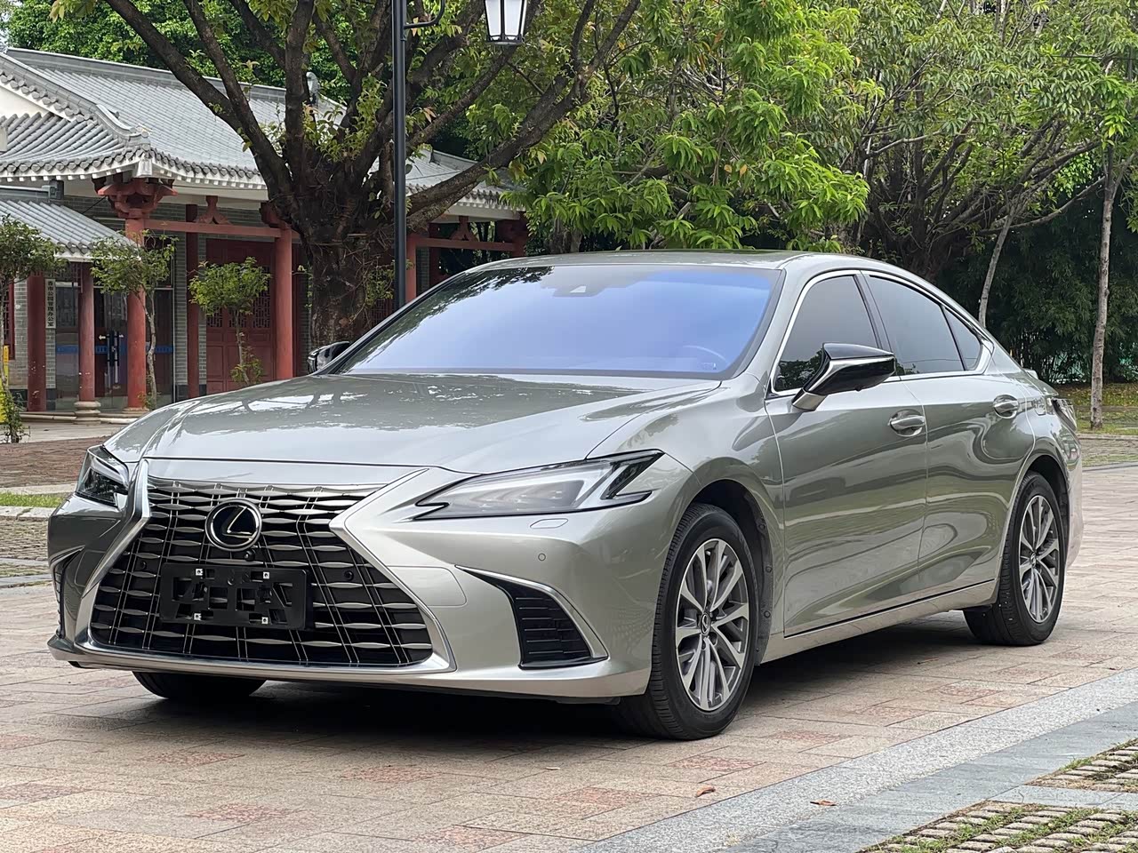 LexusES 2025 300h Exclusive
