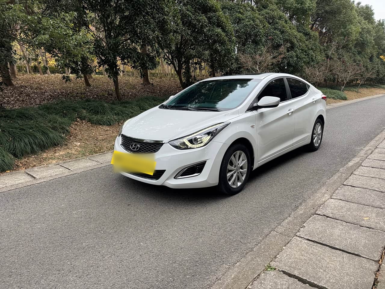 Elantra 2016 1.6L AT Smart