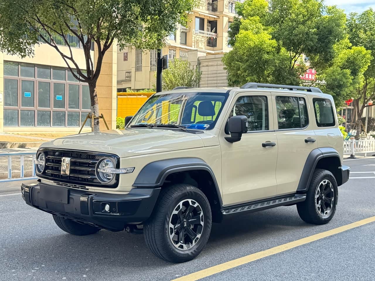 300 EV 2025 Hi4-T 37.1kWh