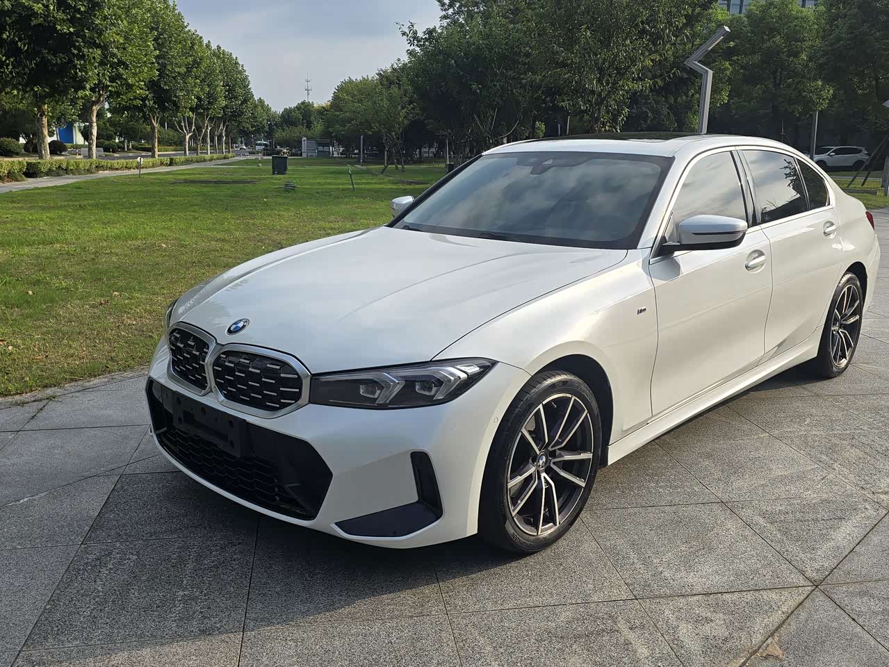 BMW3 Series 2023 325Li M Sport Package