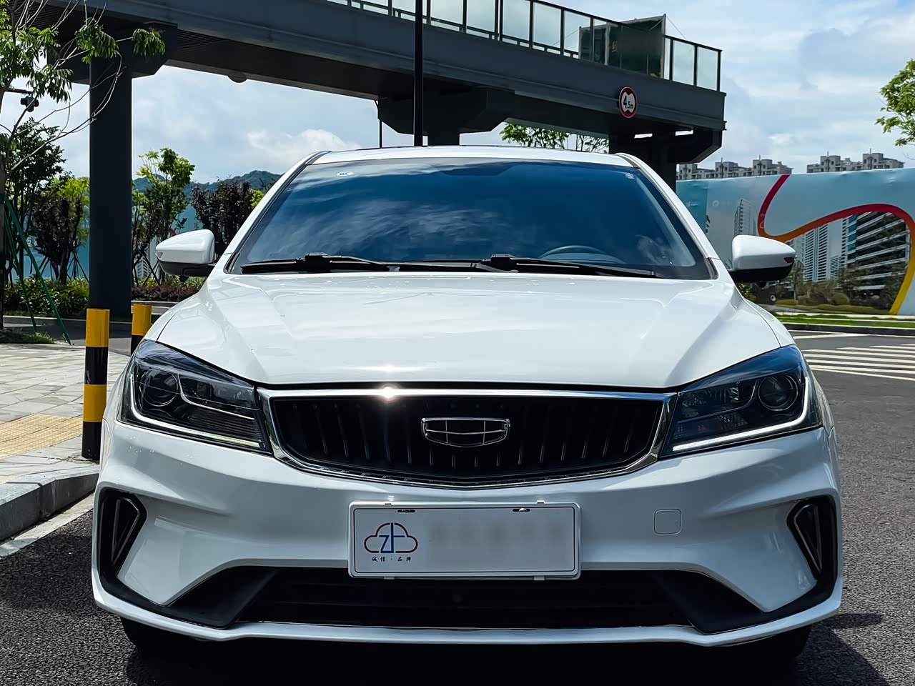Emgrand 2021 UP 1.5L CVT Pilot