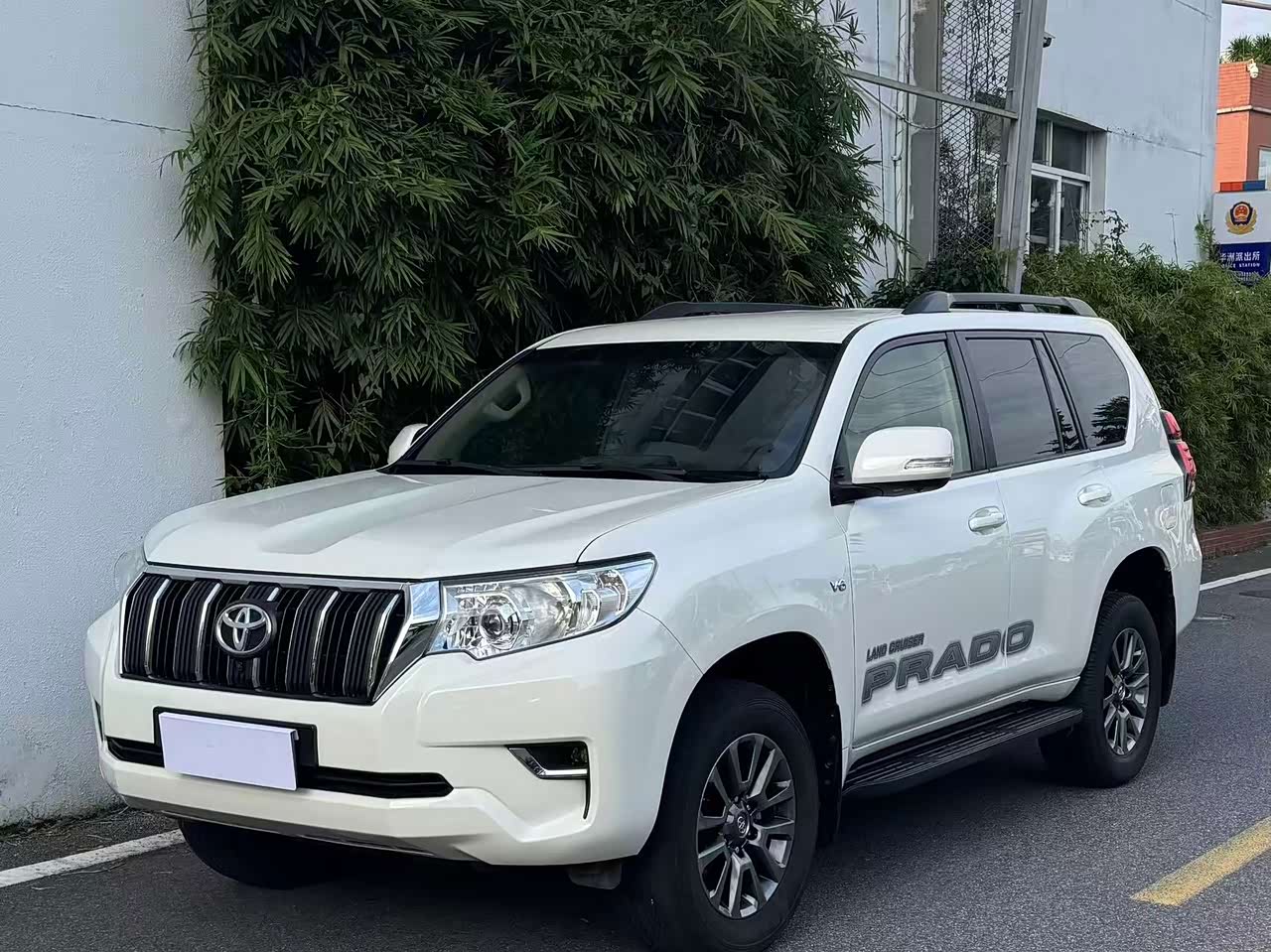 Prado Imported 2017
