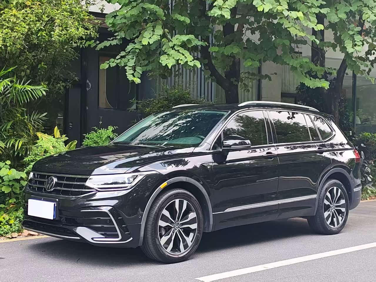 Tiguan L 2023 380TSI AT AWD R-Line Enjoy 7-Seater