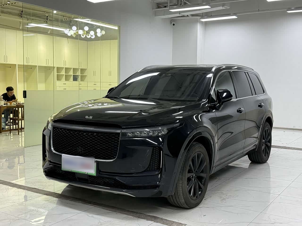 ONE 2020 EREV 6-Seater