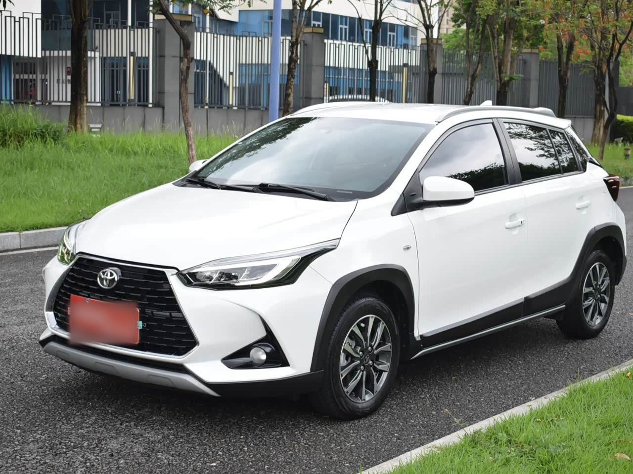 YARiS L 2022 X 1.5L CVT Luxury PLUS