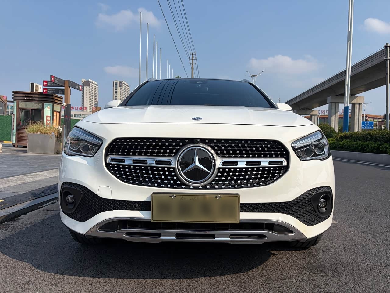 Mercedes-BenzGLA 2023 GLA 220