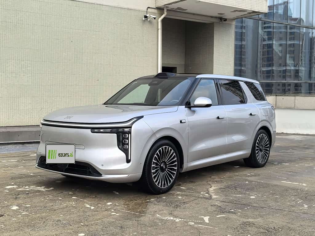 LS8 2026 52 Max+ 6-Seater