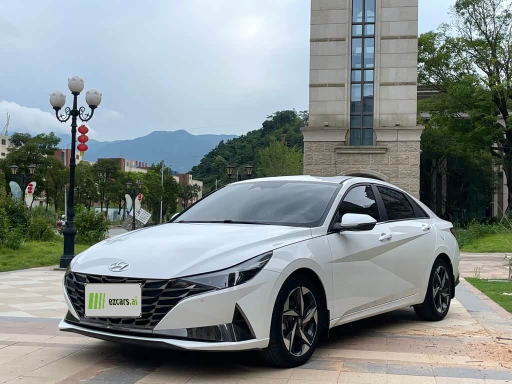 Elantra 2022 1.5L CVT LUX Premium