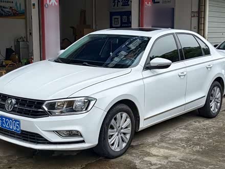 Bora 2017 1.6L MT Comfort