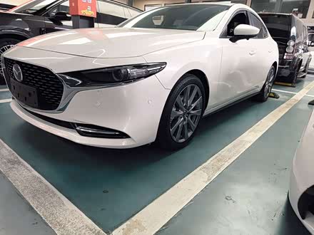 3 Axela 2023 2.0L AT
