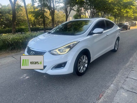 Elantra 2016 1.6L MT Premium