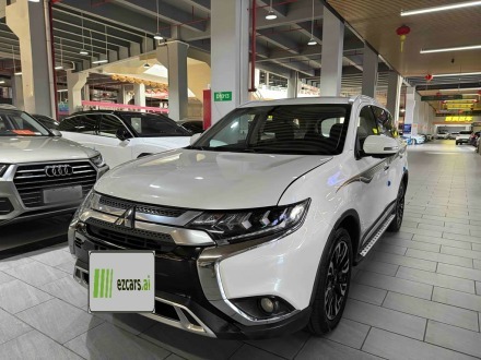 Outlander 2019 2.4L AWD Enjoy 7-Seater China VI