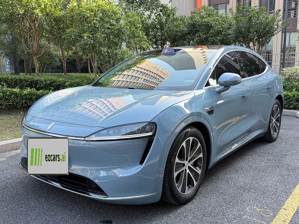 R7 2024 EV 736km UItra