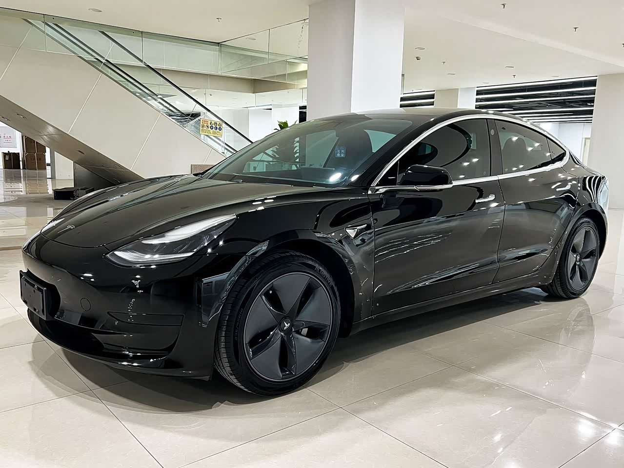Model 3 2019 Standard Range RWD Upgraded