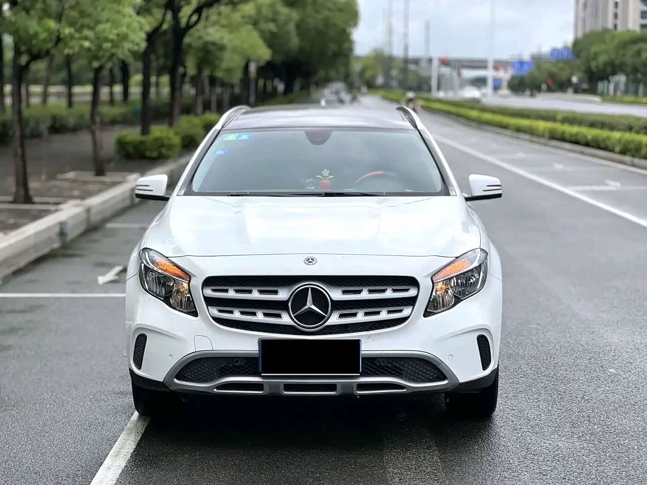 Mercedes-BenzGLA 2018 GLA 200 Dynamic