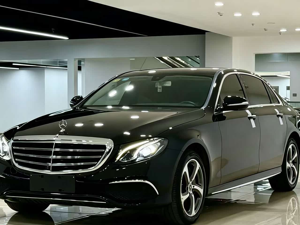 Mercedes-BenzE-Class 2018 E 300 L Sport Luxury
