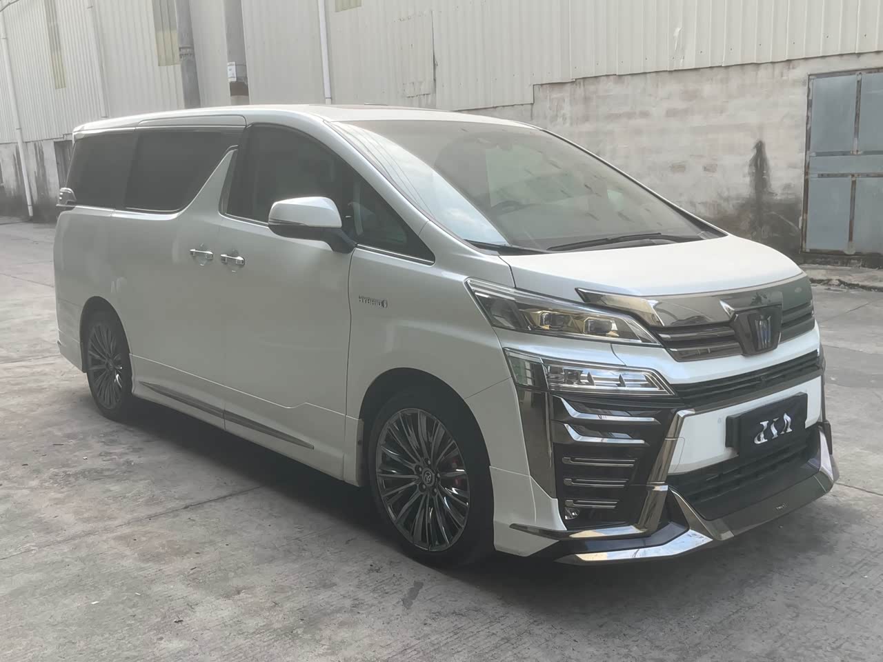 2023 Crown Hybrid 2.5L HV Supreme