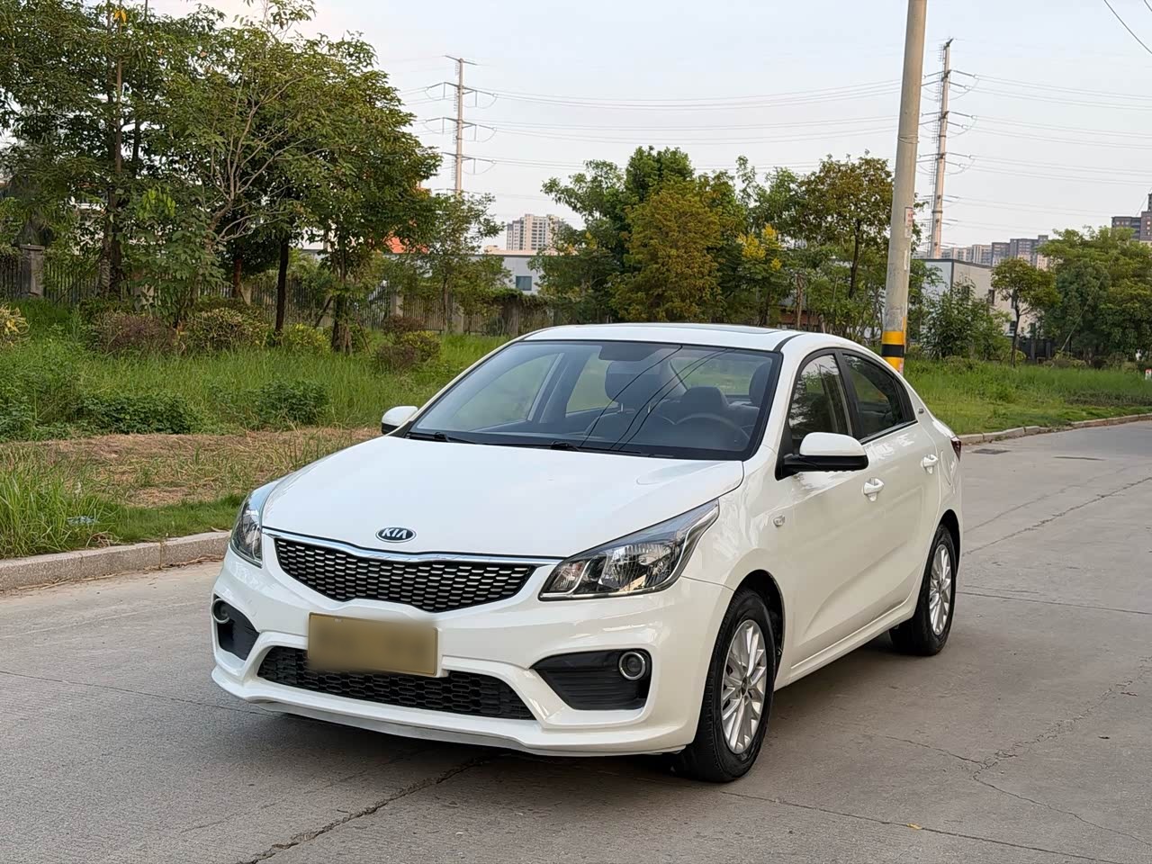K2 2017 Sedan 1.4L AT GLS