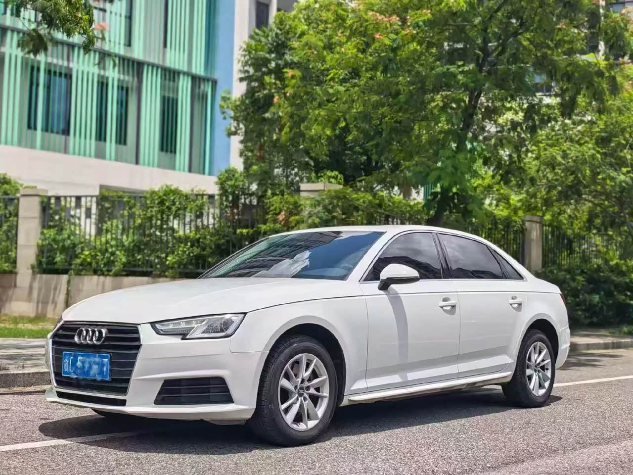 AudiA4L 2017 40 TFSI Progressive
