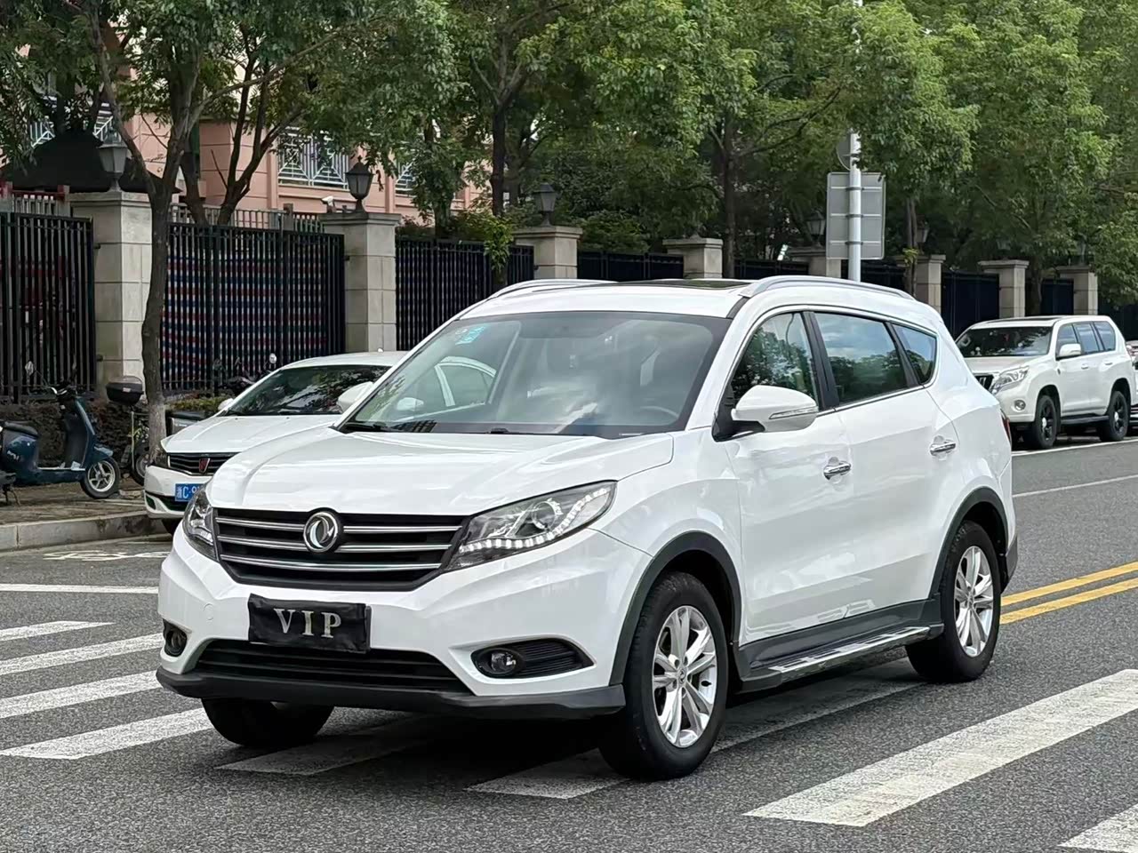 Fengon 580 2017 1.8L MT Comfort
