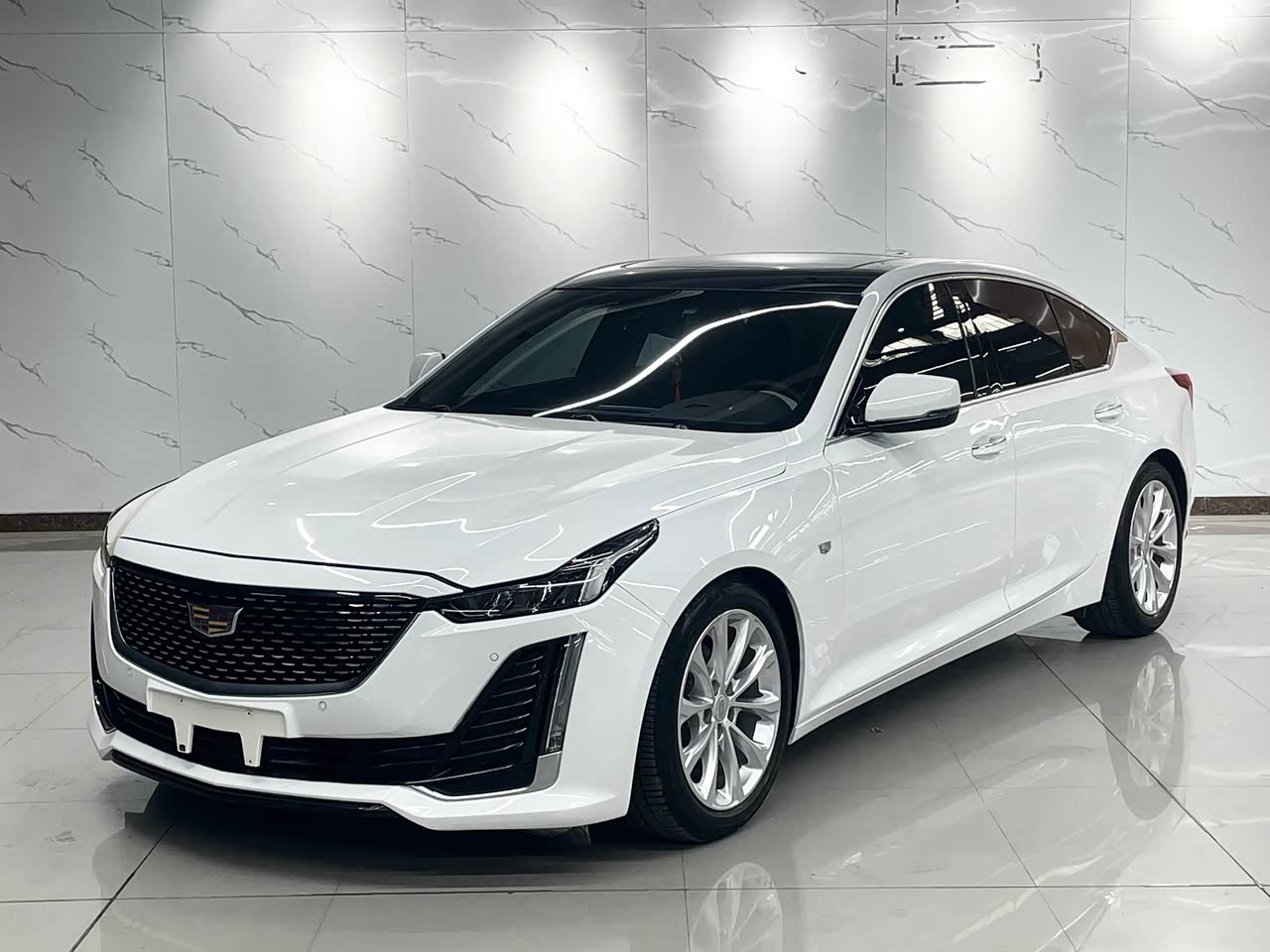 CT5 2021 28T Luxury