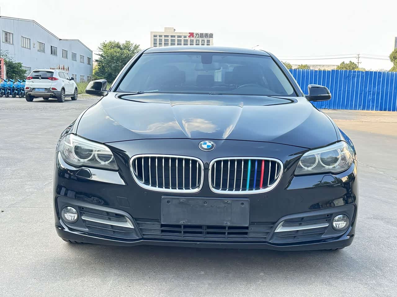 BMW5 Series 2017 525Li Leading
