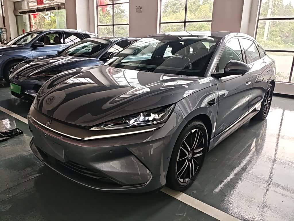Qin L 2025 EV 545KM Excellence