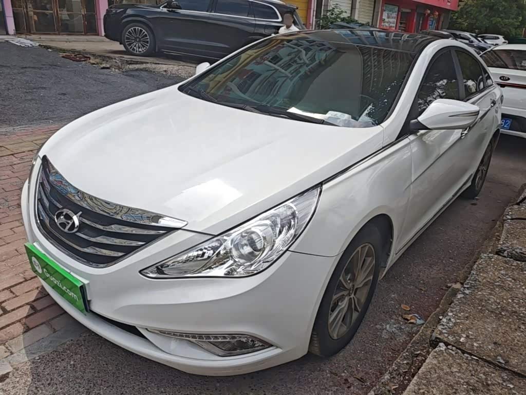 Sonata 2015 Classic 2.4L AT Leading IV