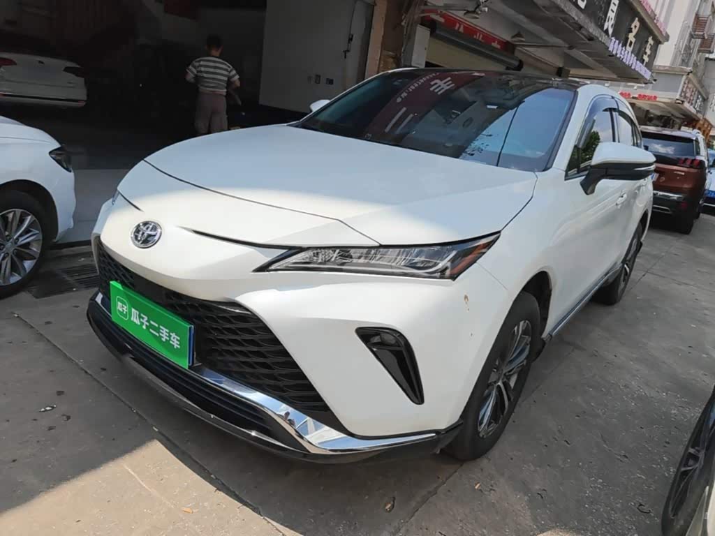 2023 2.0L CVT RWD Luxury