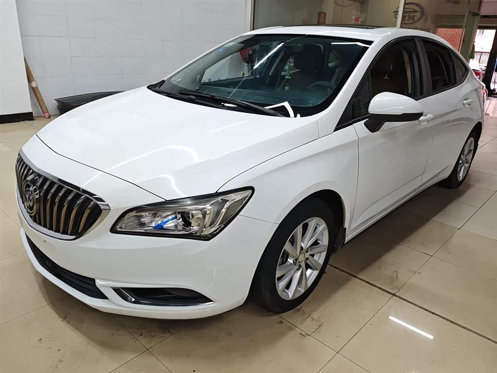 Verano 2015 Sedan 15S AT Progressive