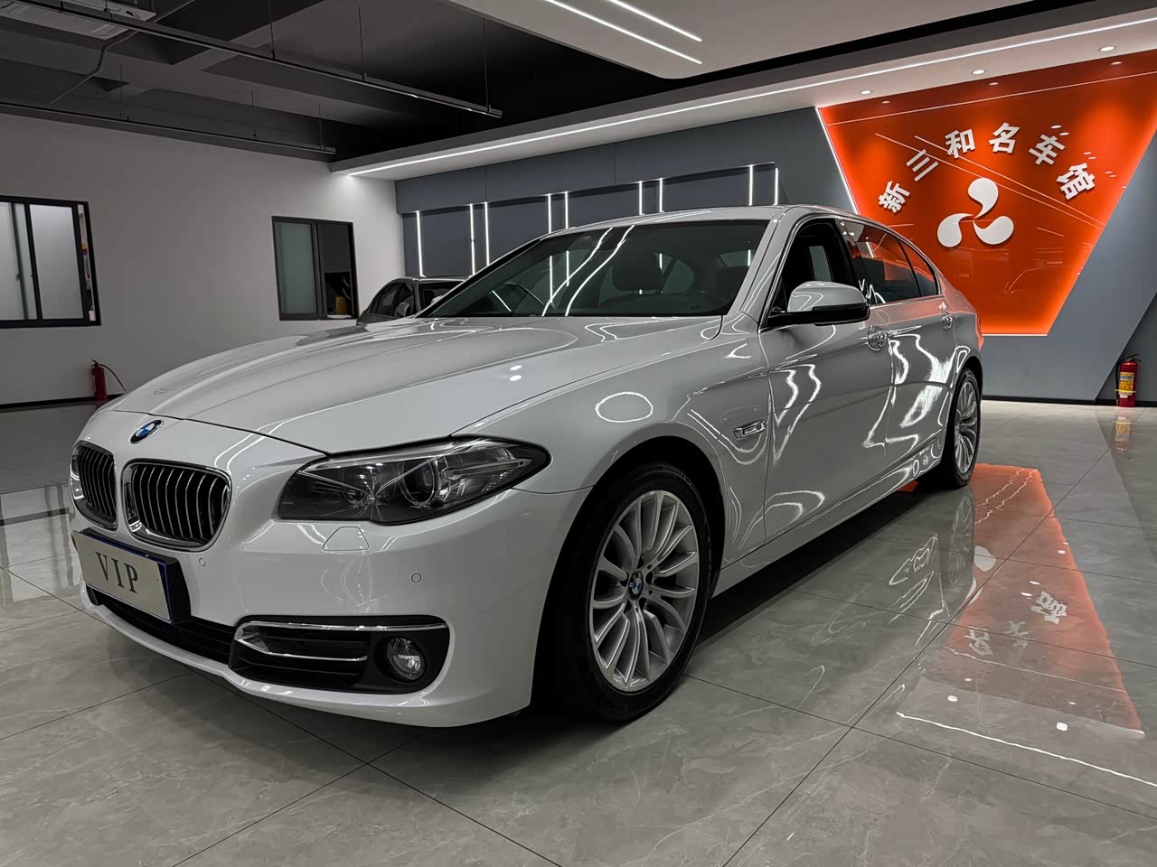 BMW5 Series 2014 525Li Luxury Design Package