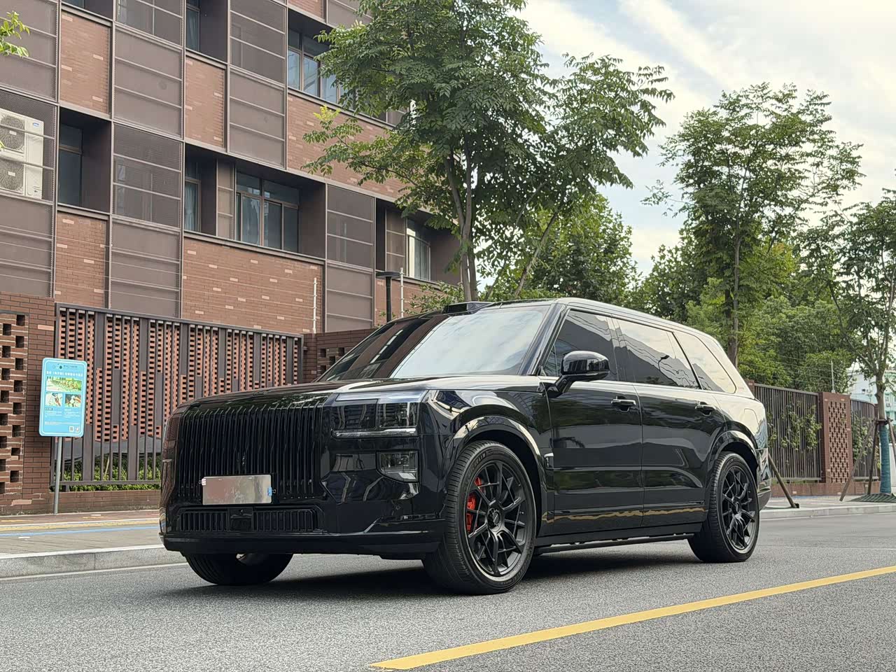 9X 2025 70kWh 6-Seater