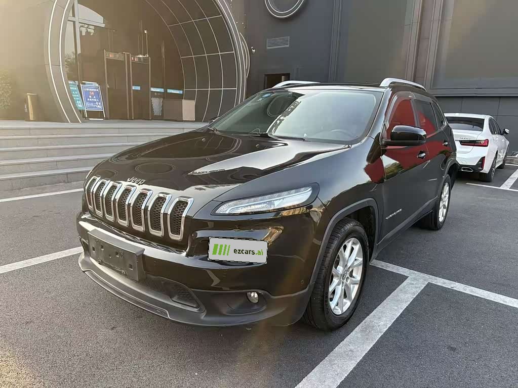 Cherokee 2016 2.4L Leading