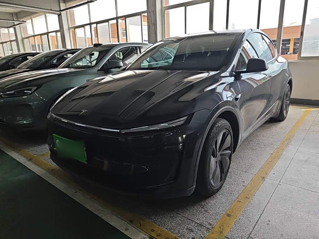 Model Y 2025 RWD