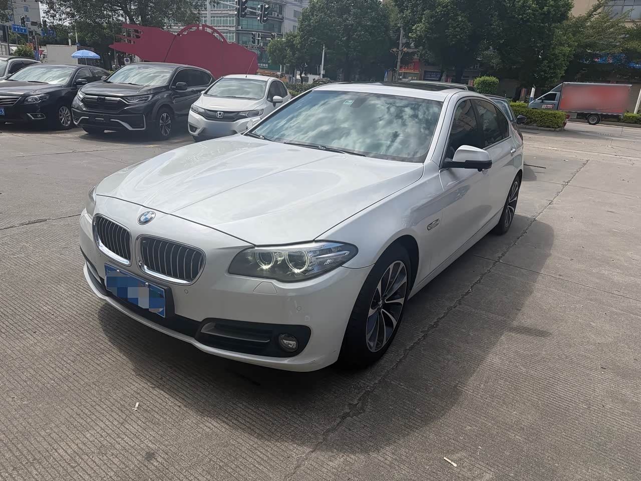 5 Series 2017 525Li Leading