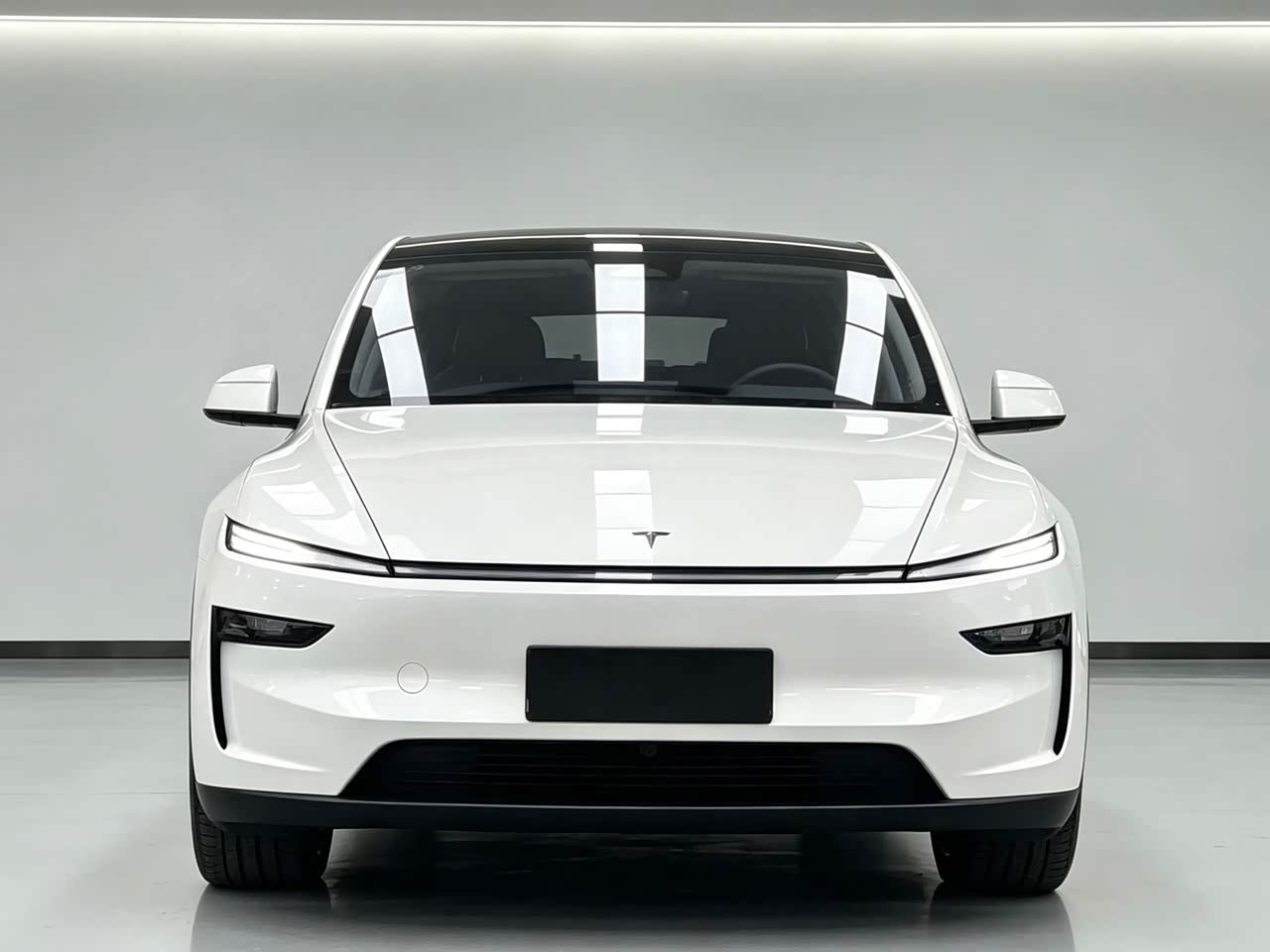 Model Y 2025 Long Range AWD Launch Edition