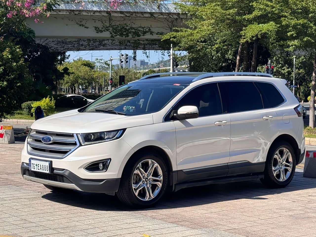 Edge 2016 EcoBoost 245 RWD 7-Seater