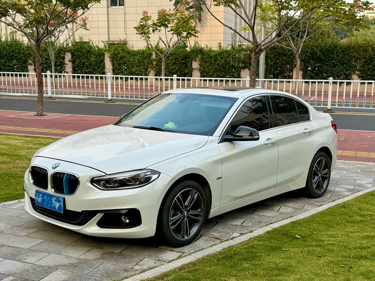 1 Series 2018 118i Sport