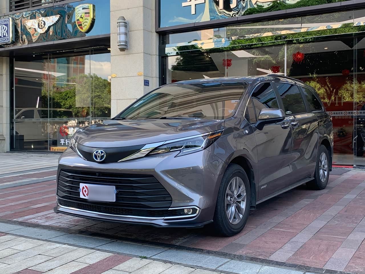 SIENNA 2021 RWD XLE