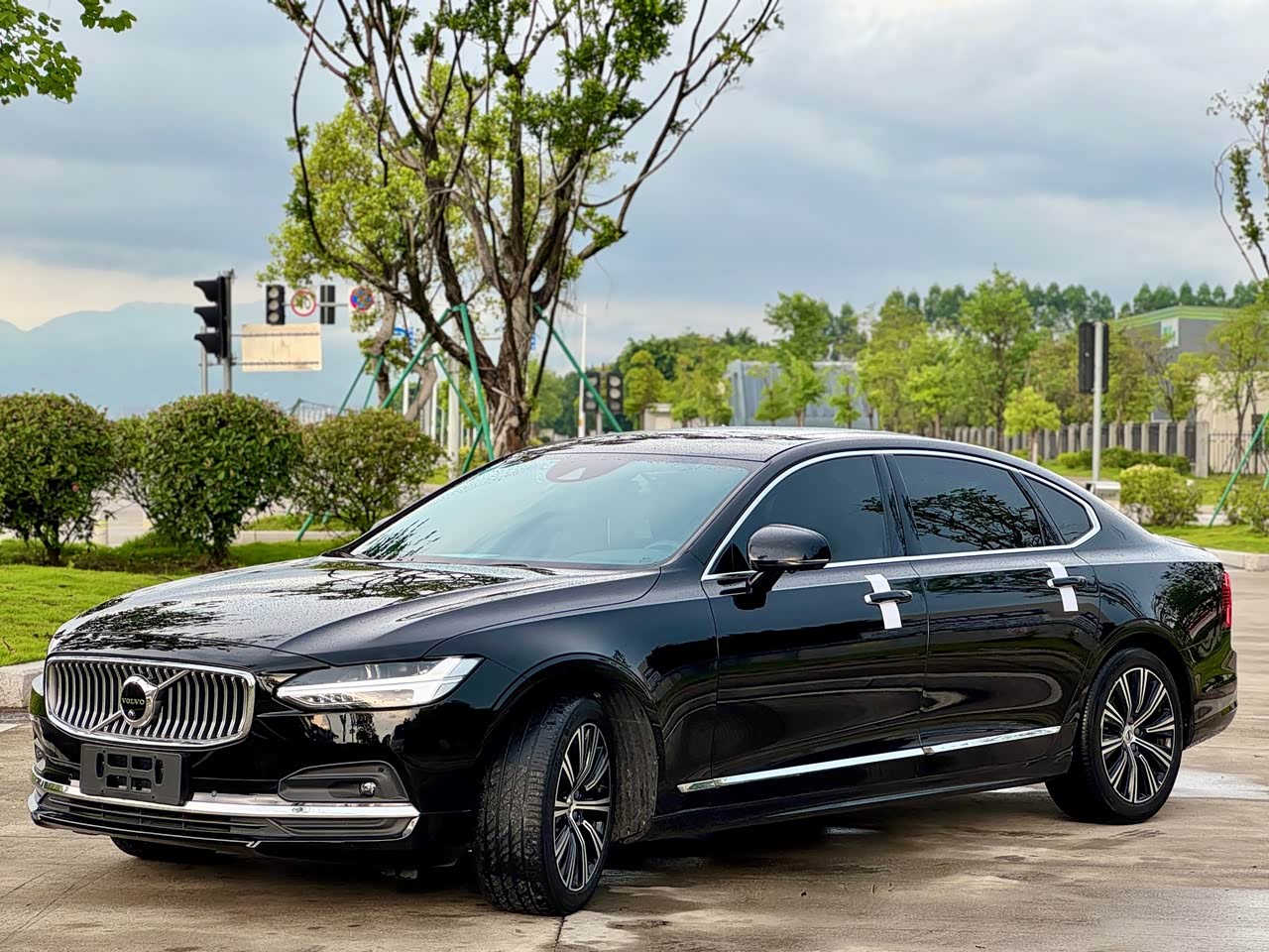 S90 2023 B5 Luxury