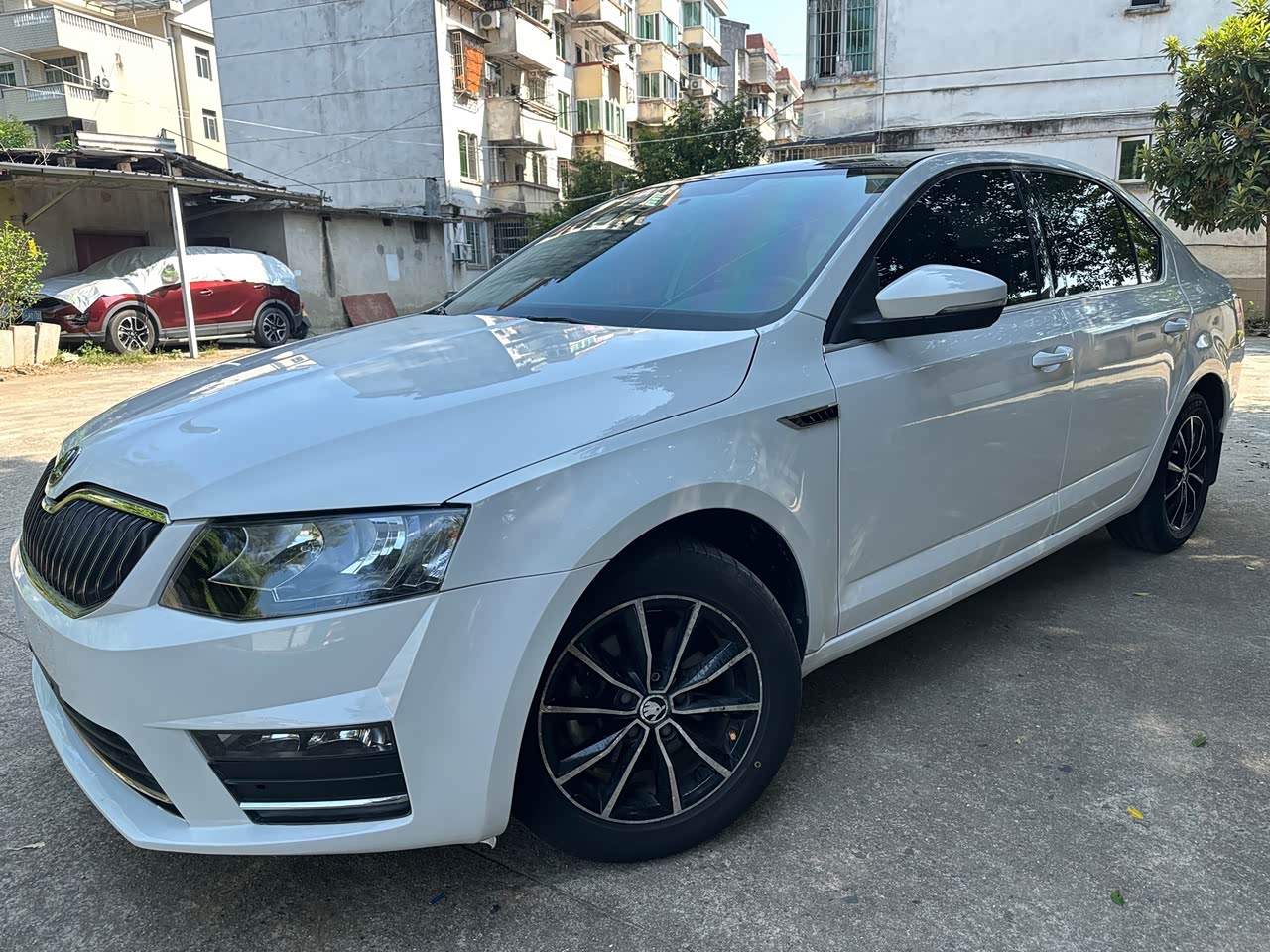 Octavia 2017 1.6L AT