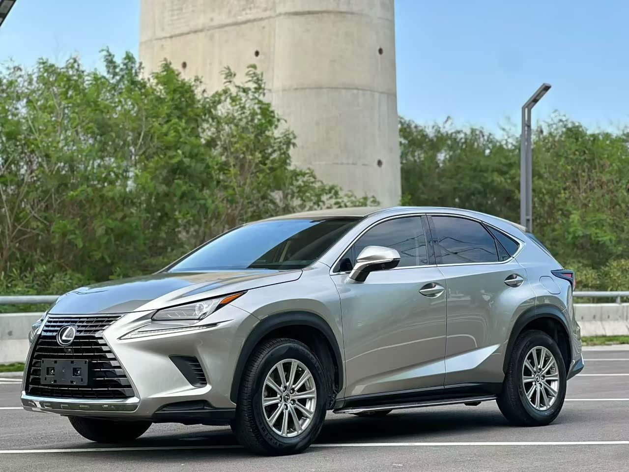 NX 2017 200 FWD