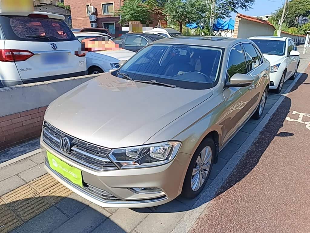 Bora 2016 1.6L MT Comfort